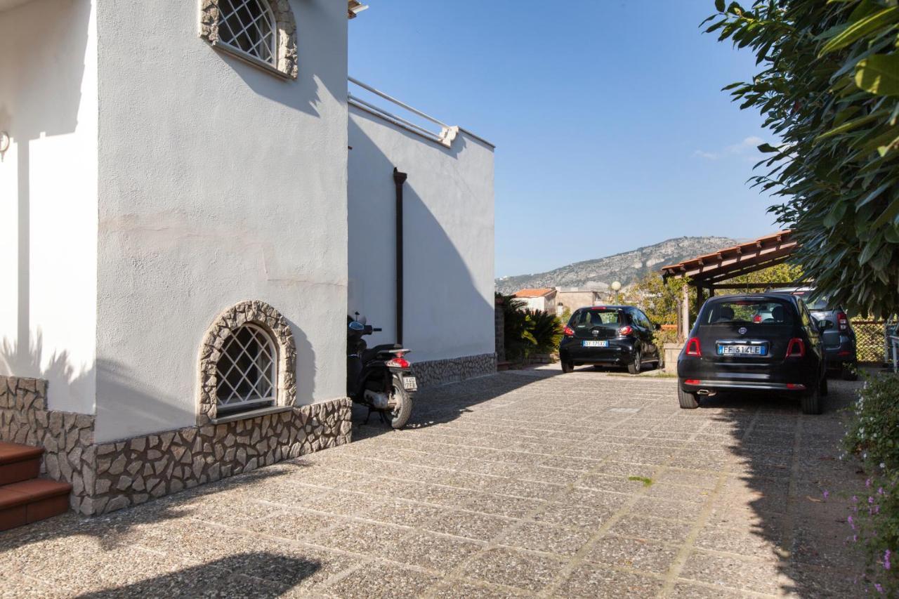 Shanti Home - Restaurant Di Aversano Salvatore Сорренто Экстерьер фото